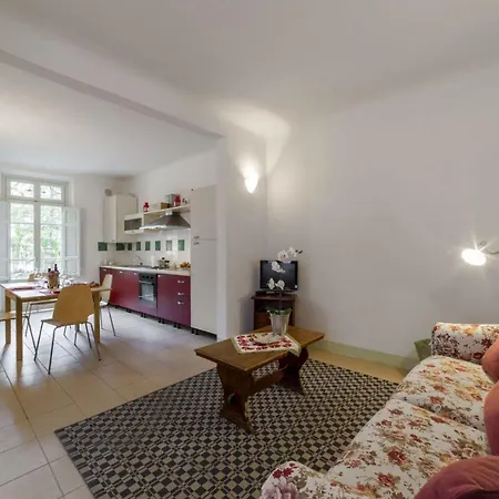 Corte Meraviglia - Relais B&B 루카